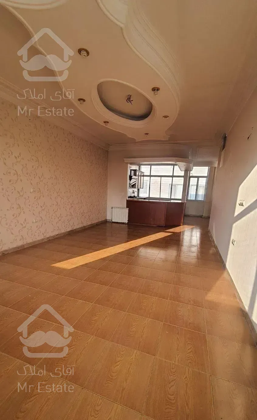 قلهک۱۲۰مترغرق نور۳طبقه دربست موقعیت اداری