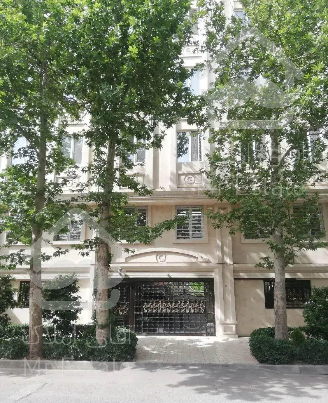 آپارتمان148متری ابتدای بلوار ارم فاز5