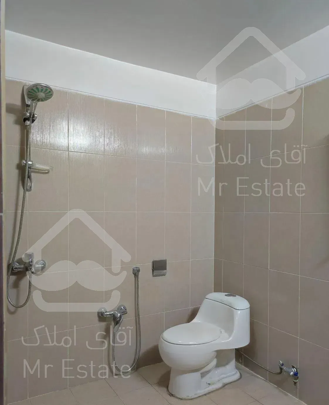 آپارتمان ۱۴۰متری سه خوابه