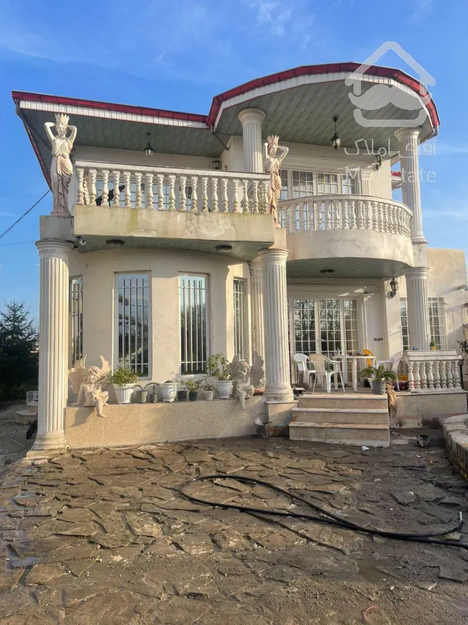 عمارت بزرگ لاکچری ساحلی