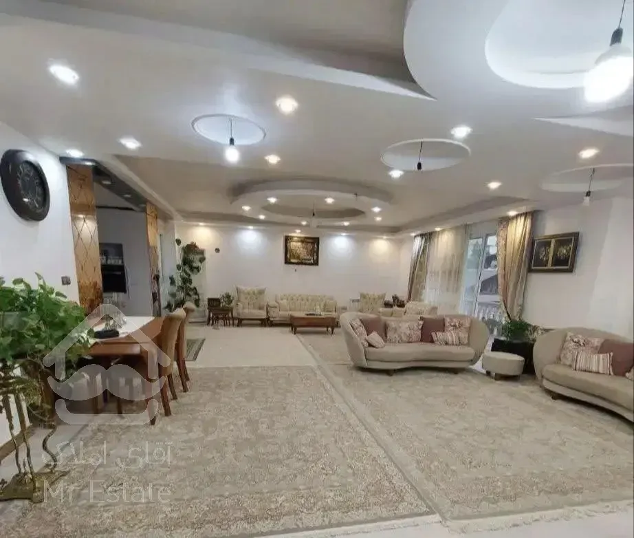 اجاره واحد ۲۰۰ متری ۳خواب شیک طالقانی