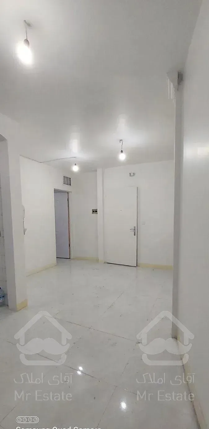 صفاشرقی/۳۸ متر/طبقه ی دوم /نور