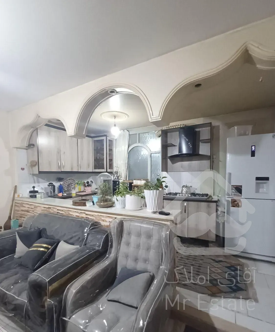 ۶۹ متری ۲ خوابه پارکینگدار .دارای حیاط خلوت