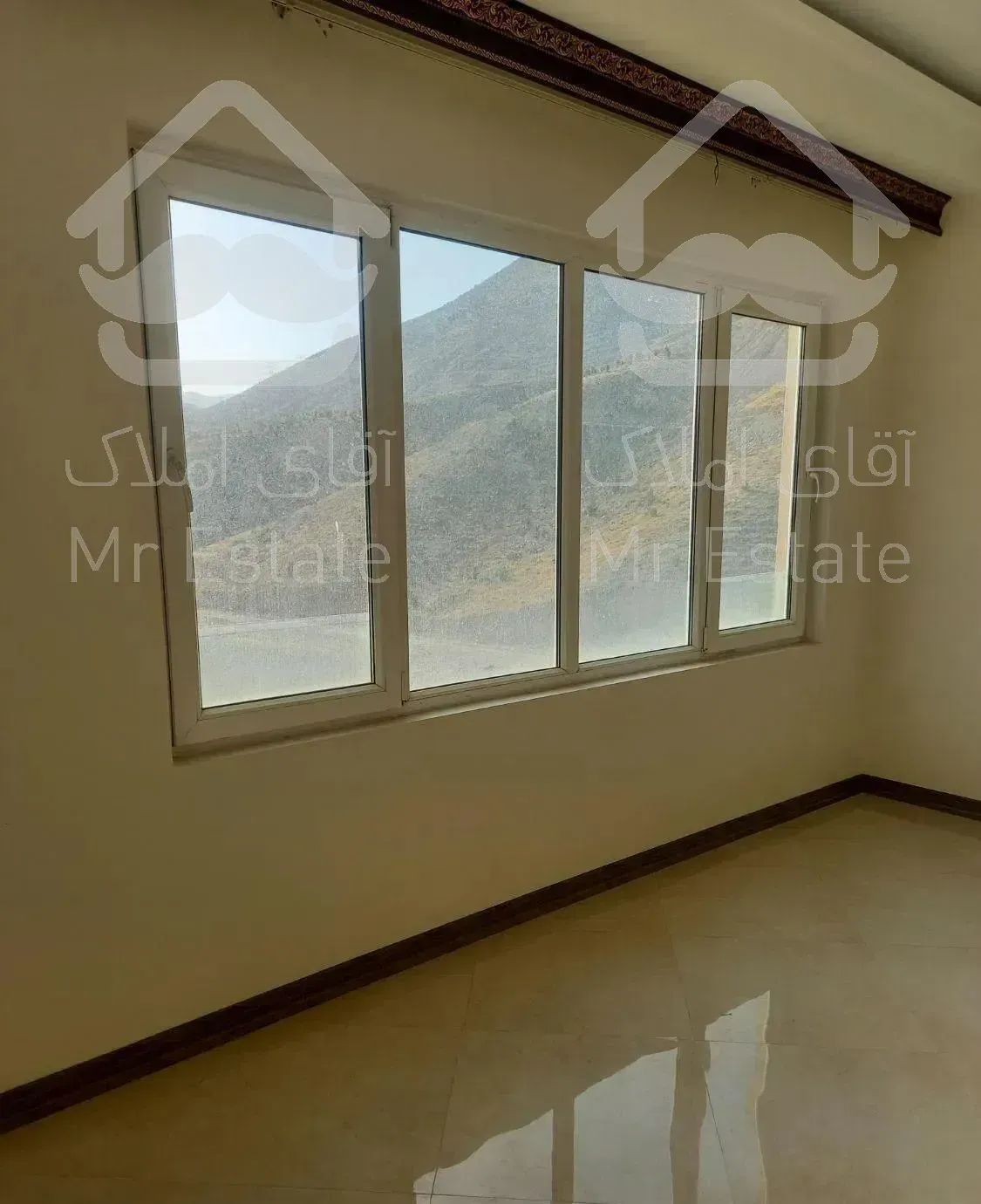 واحد ۲۱۰ متری با ویو کوه