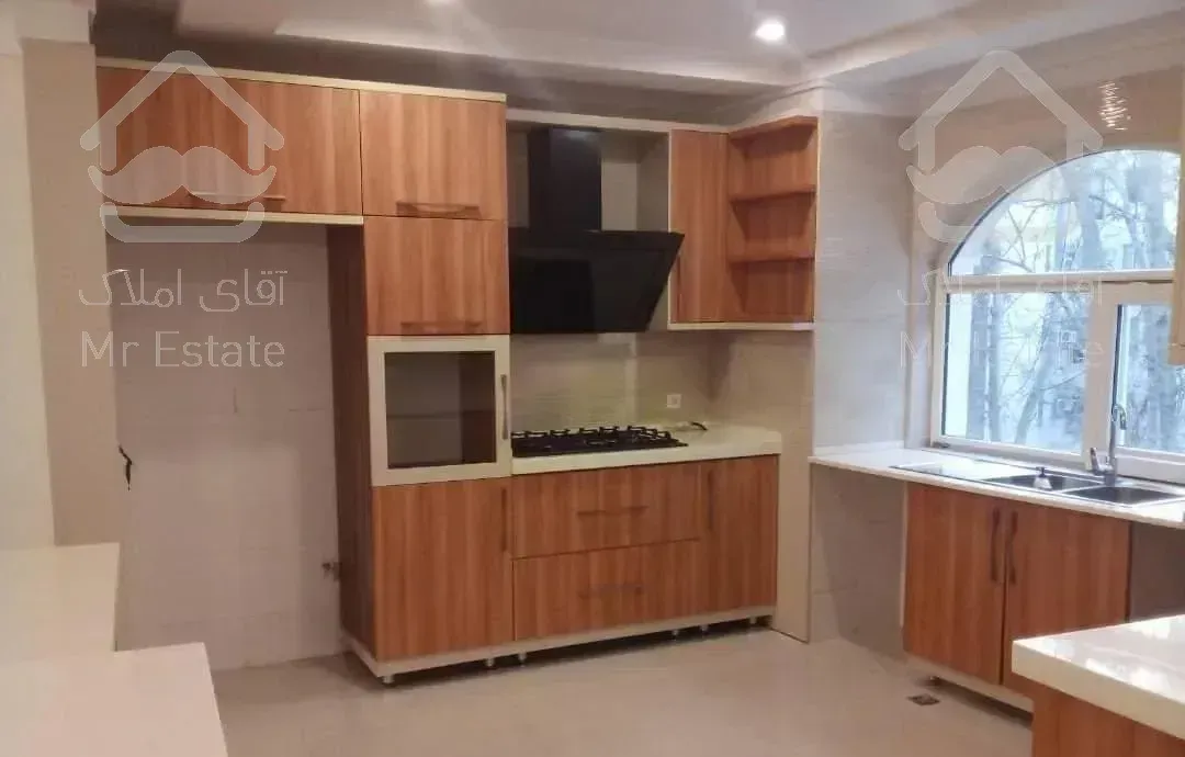 اجاره آپارتمان ۲۲۰متر سه خوابه ویو مشجر طبقه آخر