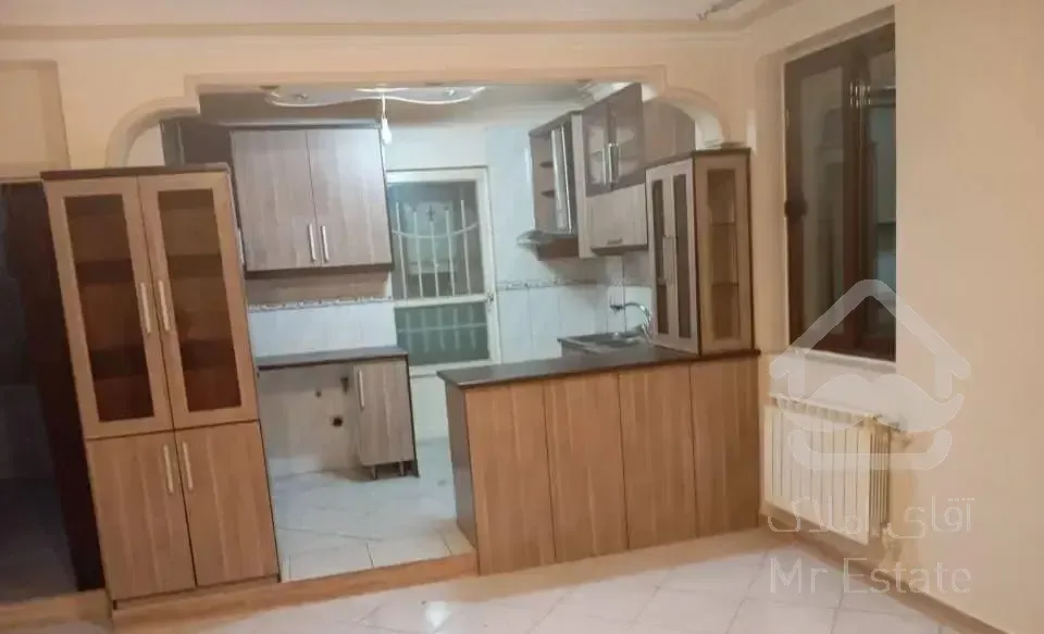 50 متری ( فروش فوری ) ساخت 92