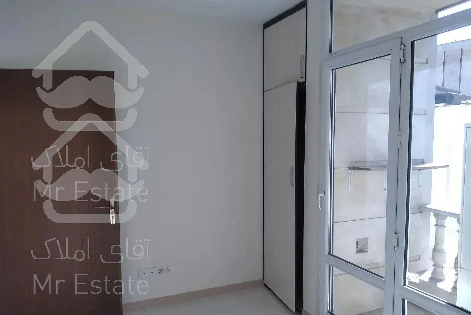 ۱۲۰متر دوخوابه ۵ساله غرق در نور دسترسی  محلی