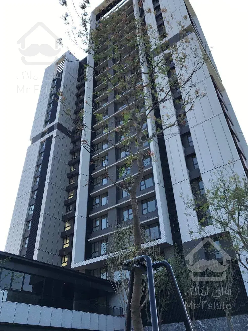 پیش فروش آپارتمان ۱۰۰متری دریاچه چیتگر/دارای ۴۵۰ میلیون وام