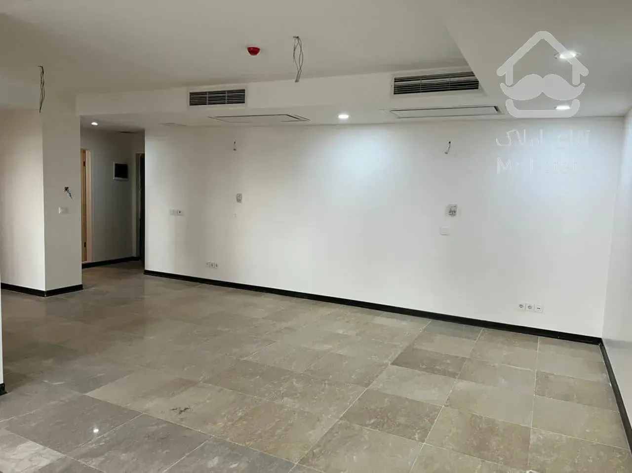 رهن کامل آپارتمان 100 متری در پهنه بی شهرک چیتگر