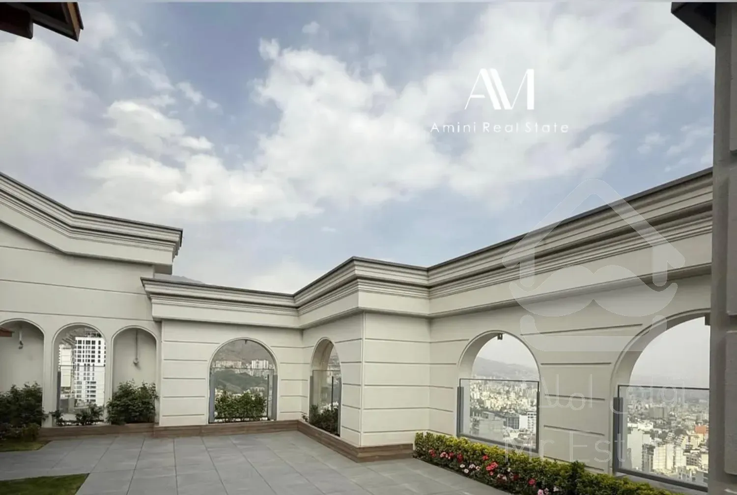 گلستان‌شمالی۵۰۰مترپنت هاوس۲۰۰متربالکن طبقه اخر