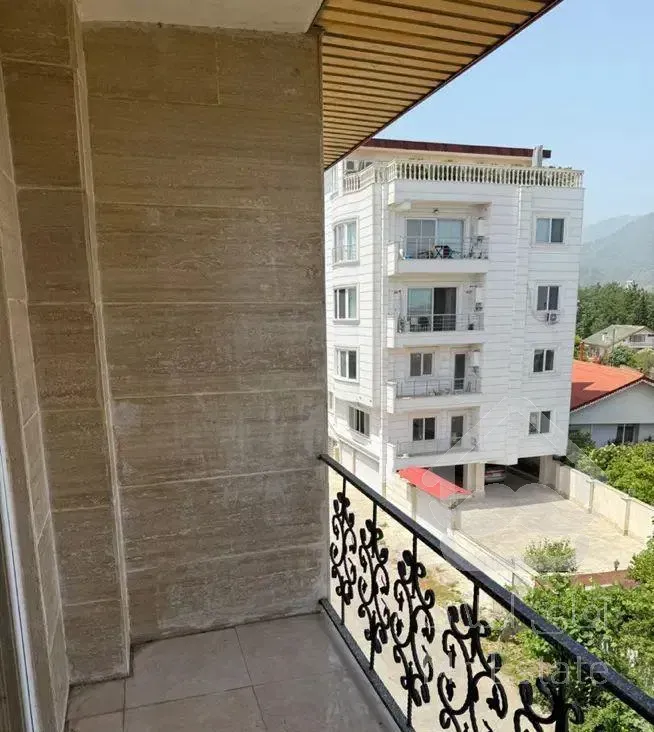 اپارتمان ۸۲ متری با پارکینگ