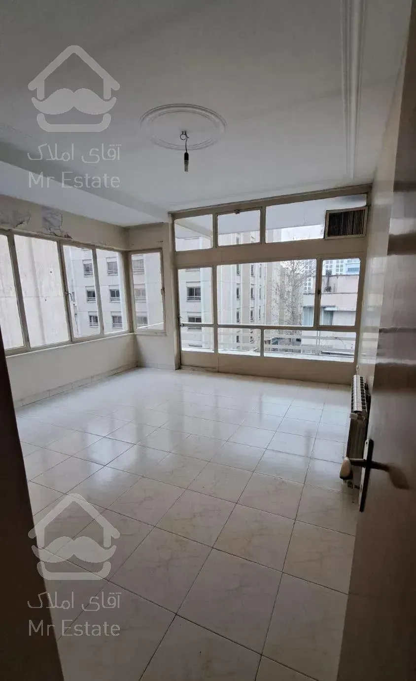 ۲۰۰ متر آپارتمان/بلوار/قدرالسهم دار/قابل معاوضه