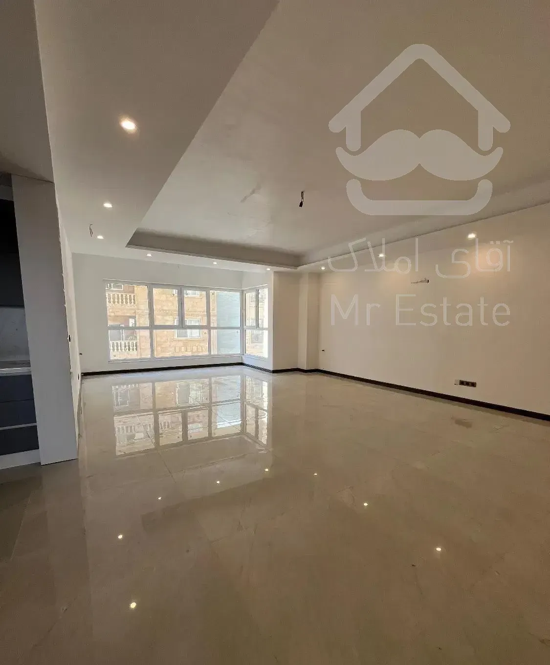 آپارتمان نوساز ۱۳۰ متری مدرن شهرک کریم آباد