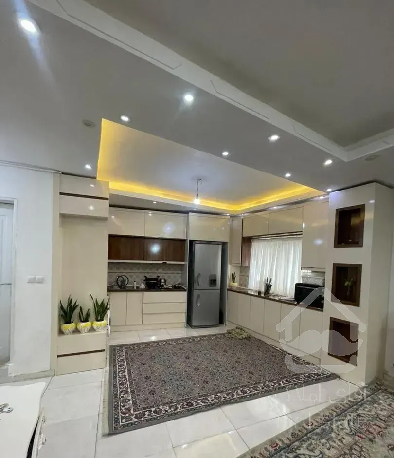 فروش آپارتمان ۹۲ متری حسینی پناه