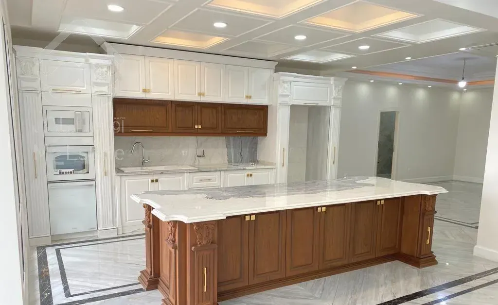 ۲۰۰ متر تاپ لوکیشن