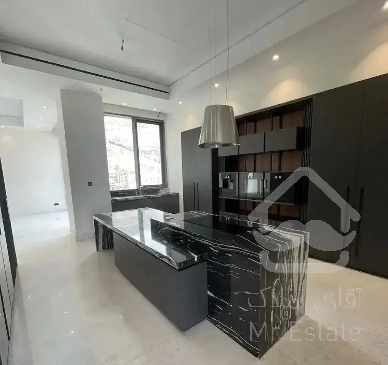 ۲۰۰متر / برج باغ /  ویو بدون مشرف / ‌ همیلا