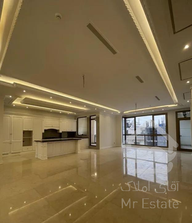 120متر/چهارباغ شرقی/خوش نقشه/نور مستقیم