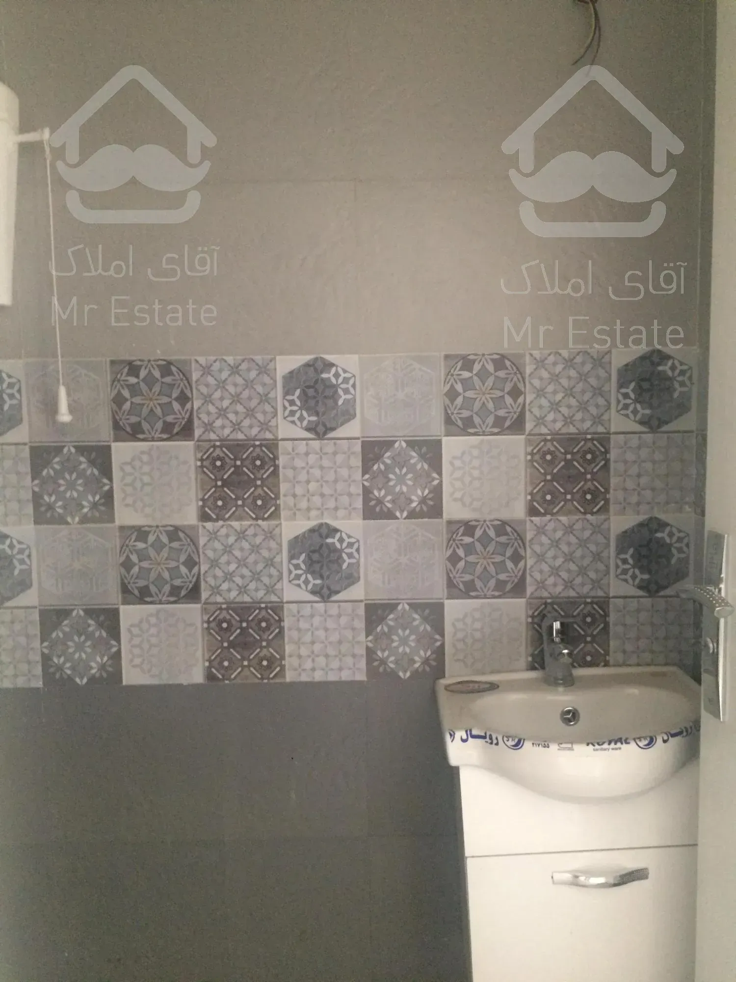 رهن آپارتمان ۸۲ متری نوساز واقع در بلوار فردوس شرق