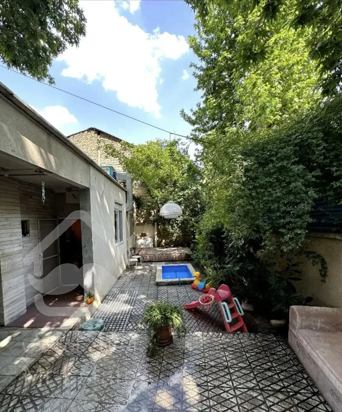 ۱۶۰ متر دو خوابه ویلایی دنج و با صفا