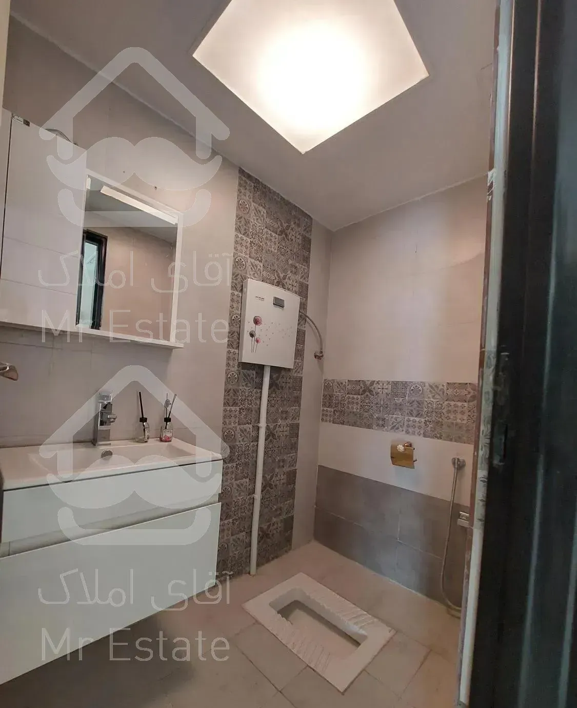 آپارتمان ۸۵متری /نوساز/سند تک برگ