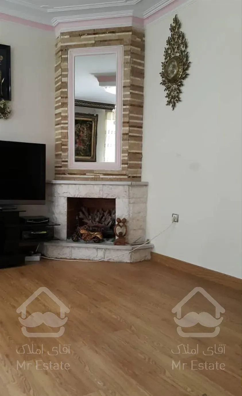 ۸۰متر موقعیت اداری خ حافظ روبه رو بورس(املاک کالج)