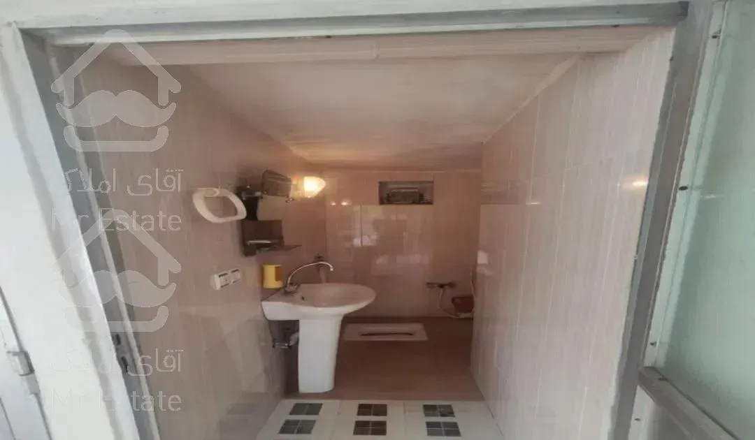 ویلای نعمتی باغچه کوچیک و جنگلی