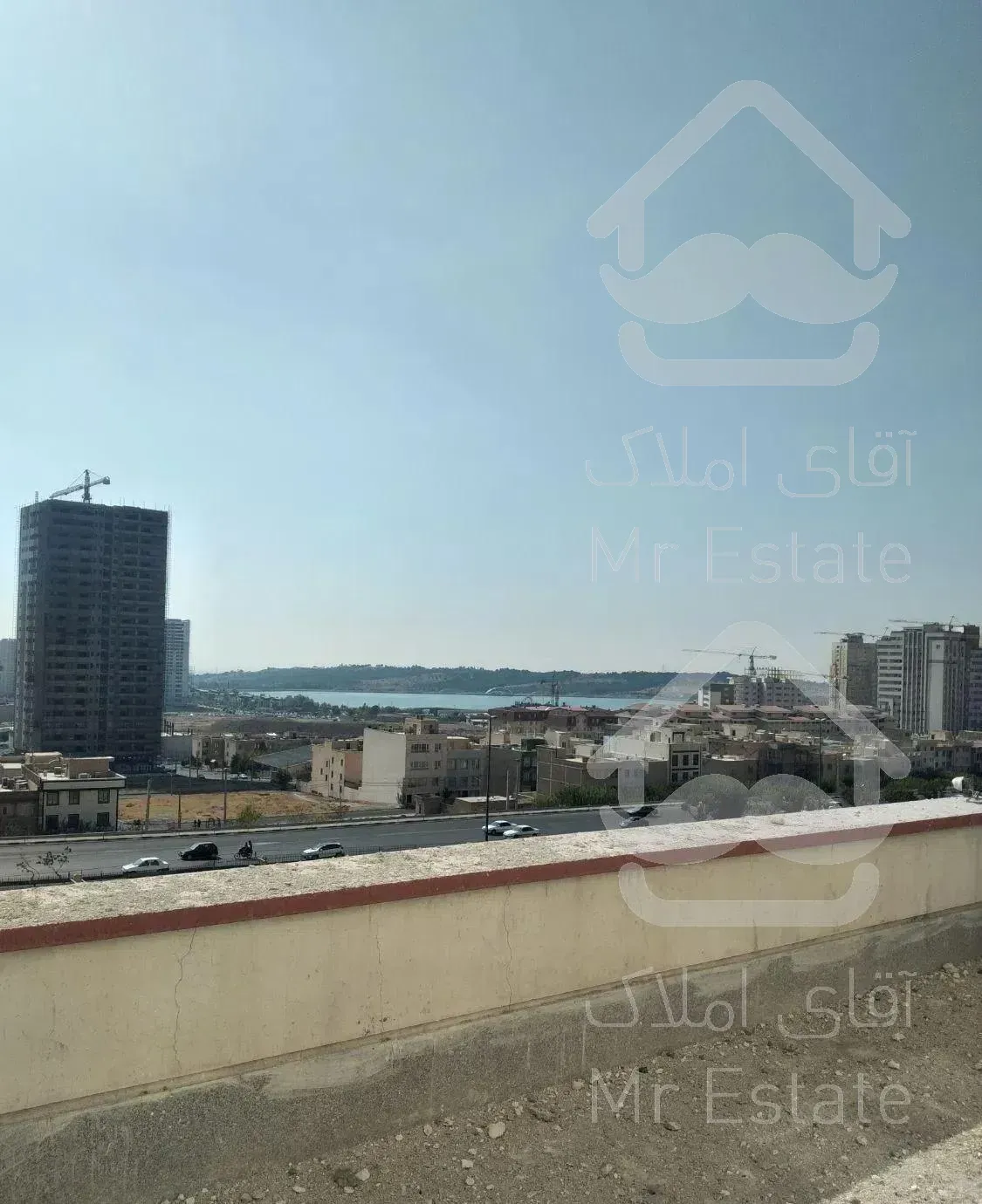 چیتگر ۱۳۵ متر/ سند اداری/در حد کلیدنخورده/ فول