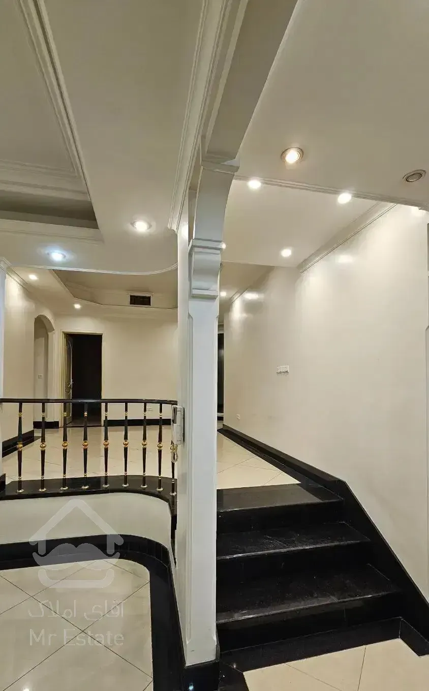 آجودانیه ۲۵۰ متر ۴ خواب با مشاعات