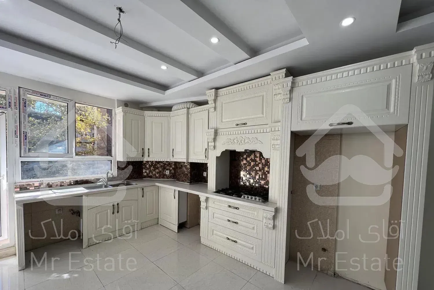 ۱۰۰متر ۲خواب ۲پارکینگ کلید نخورده  شیک