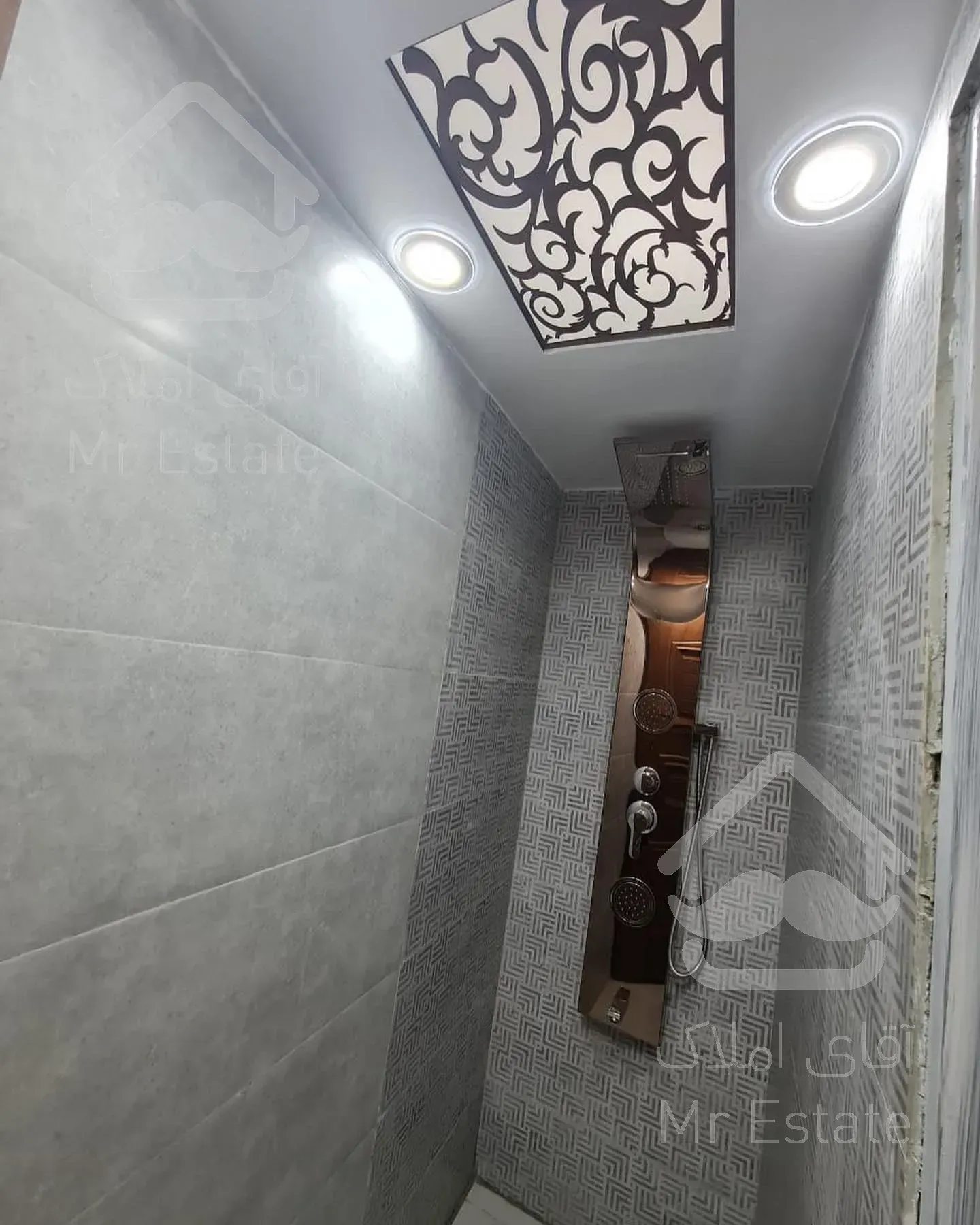 آپارتمان ۱۳۶متری/حوالی میدان کاج