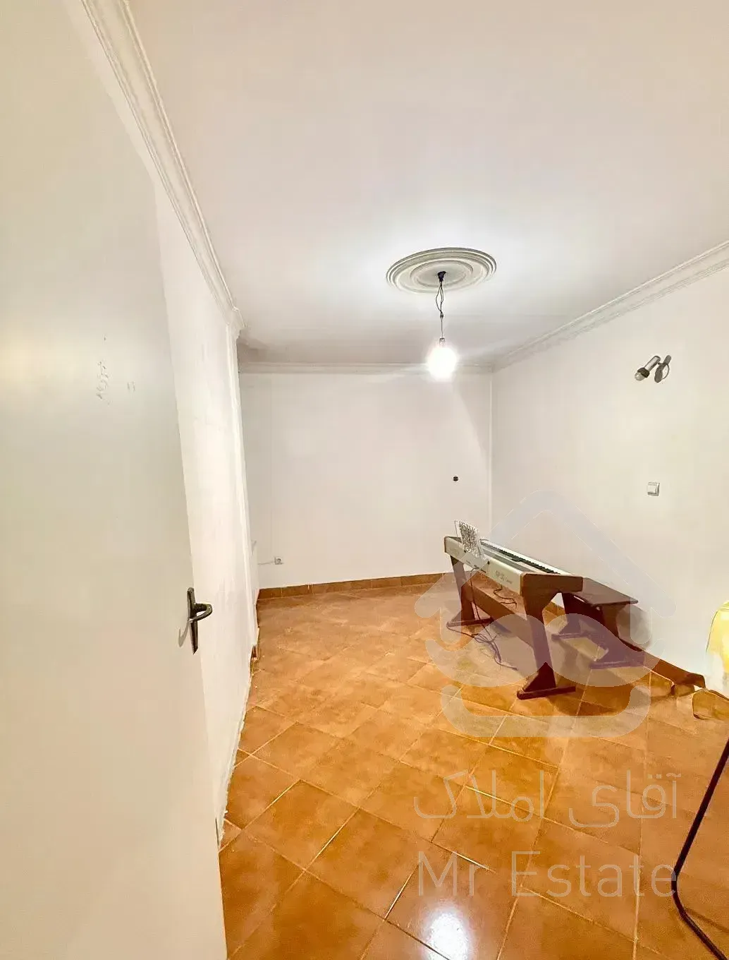 واحد ۹۸ متری ۲ خواب - خوش نقشه و بازسازی شده