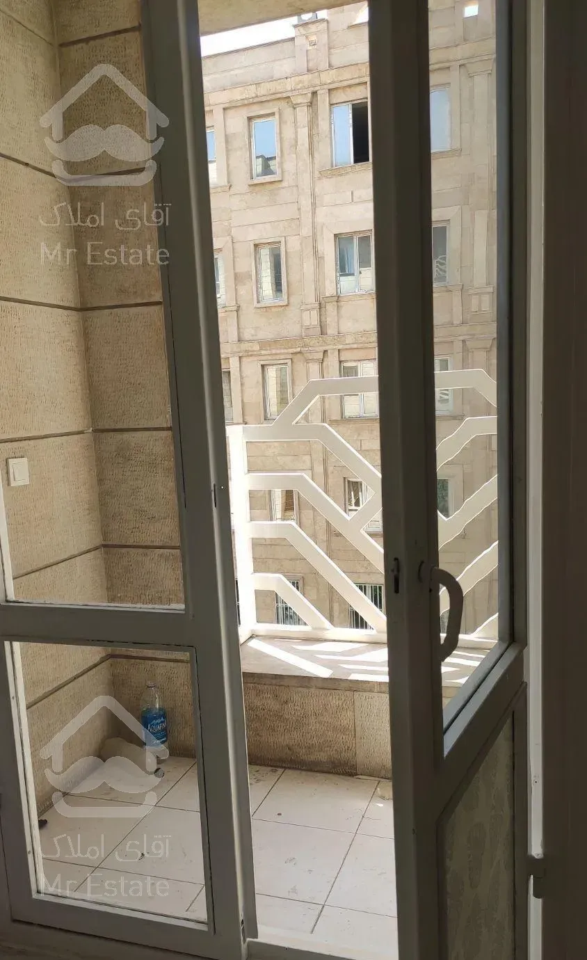 ١۰٥ متر مسکونی وزرا ولیعصر