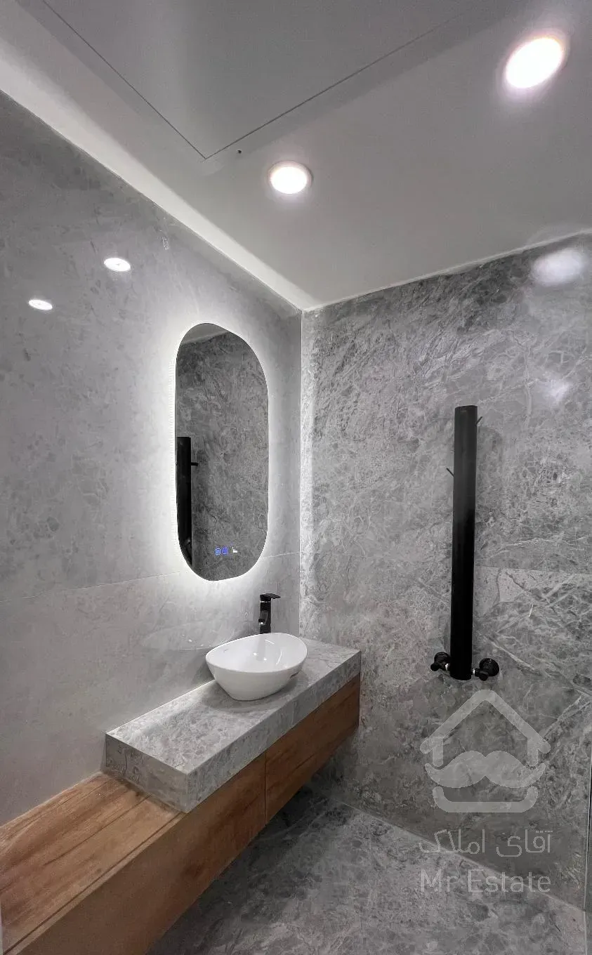 آپارتمان با بهترین لوکیشن و متریال