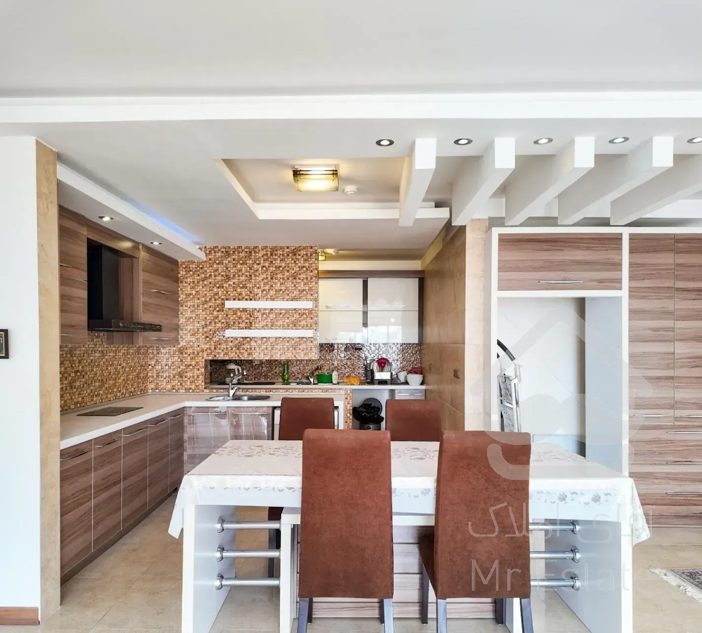 آپارتمان ۲طرف نور ۱۳۵متر خیابان نوبهار ( اقساطی )