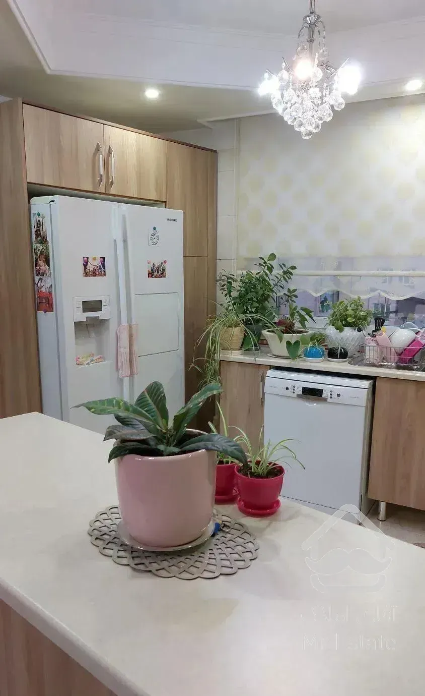 اندرزگو حکمت ۷۵ متر تک واحدی