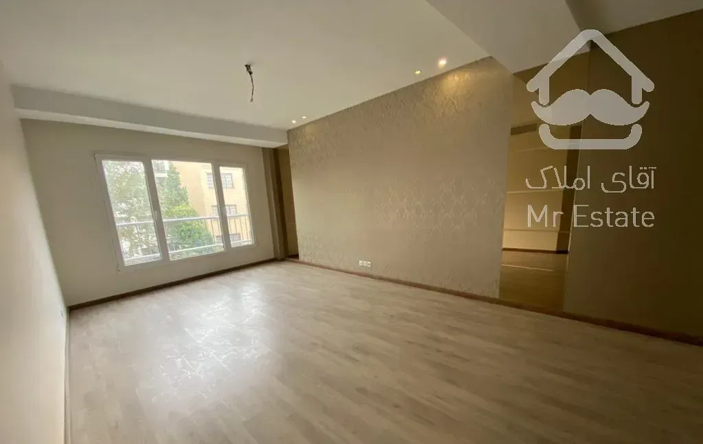 قلهک/۱۰۰متر/۲خواب/پابرجا