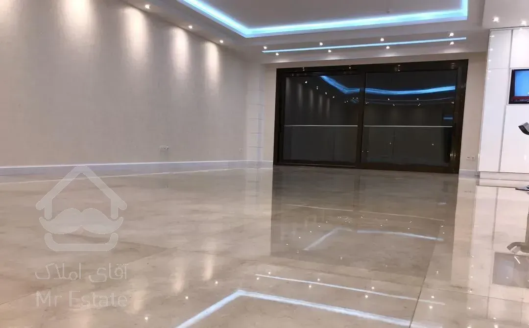 ۱۷۲ متر**دیزاین شده**۲ پارکینگ