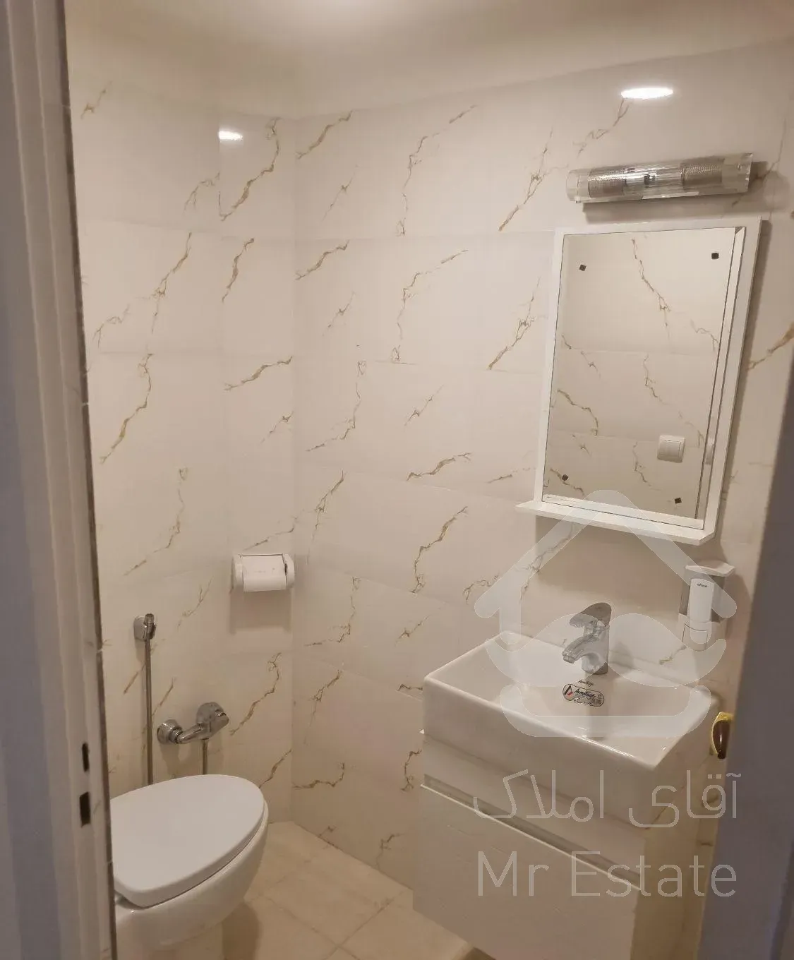 اجاره آپارتمان ۹۵ متری ۲ خوابه در کوچه درختی آبشار