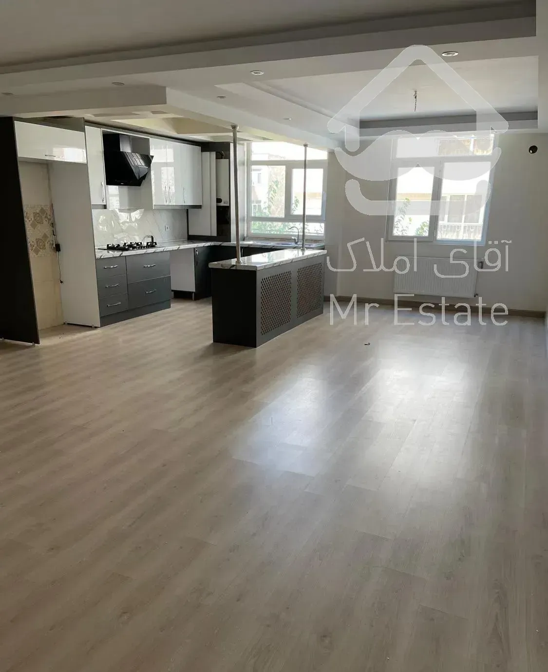 ۹۰متر۲پارکینگ ۴ساله غرب پروین تخلیه