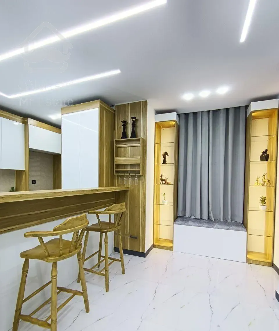 82 متر شهرک اندیشه فرشته آسانسور  پارکینگ سندی