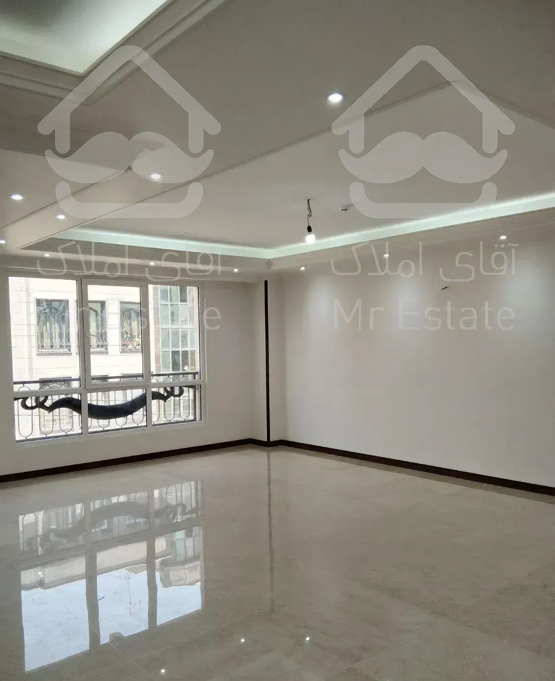 نوساز ۱۴۲ متری ۳ خوابه فلکه اول