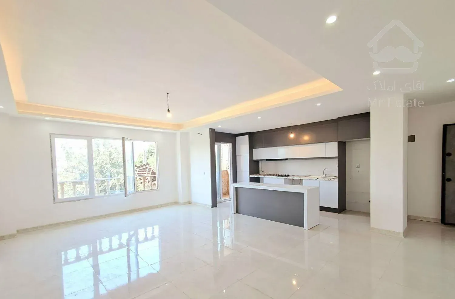 صفر، کلیدنخورده/ 98 متری/ پارکینگ اختصاصی/ رسالت