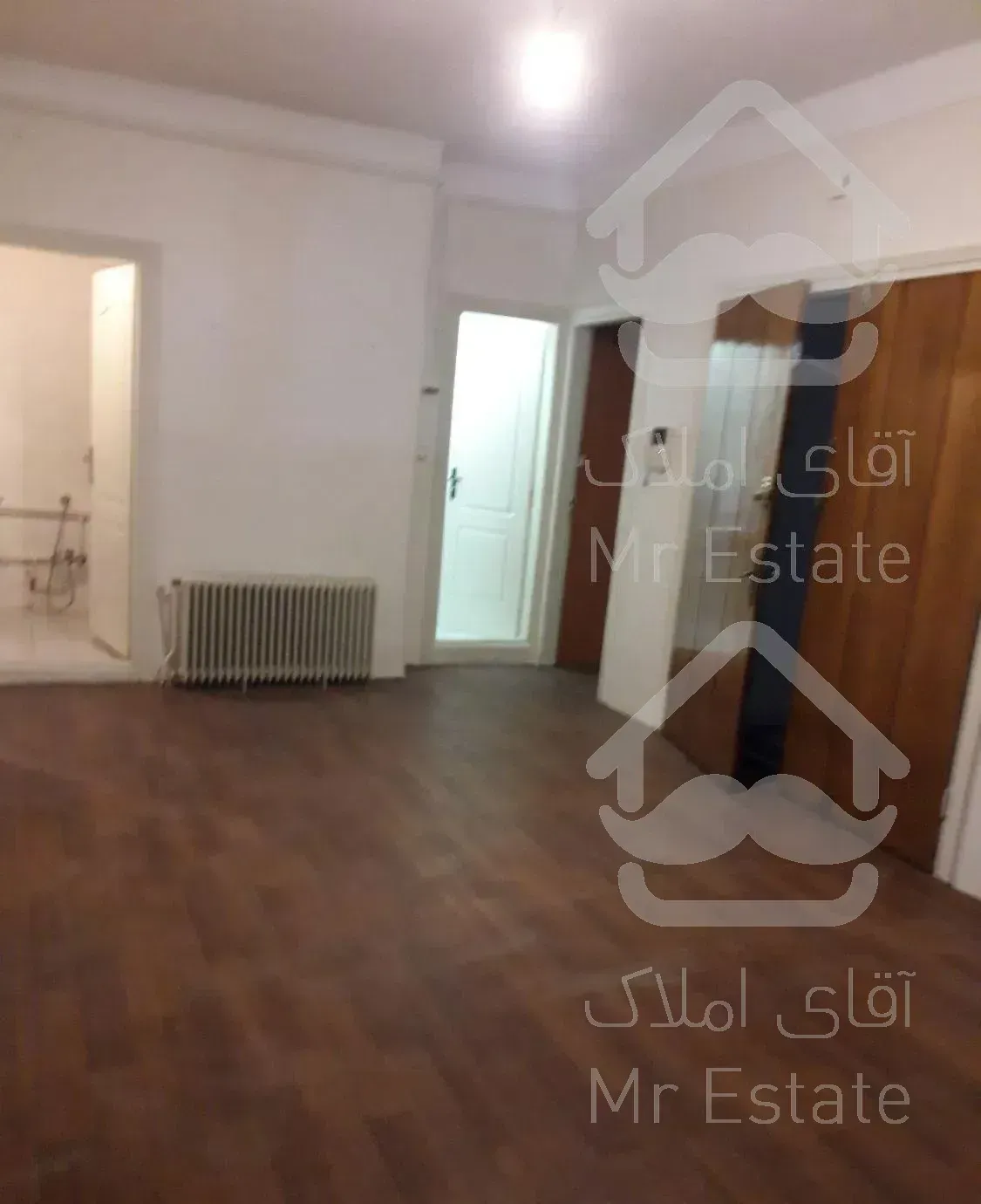 99 متر ایرانشهر خردمند کریم خان تراس حیاط