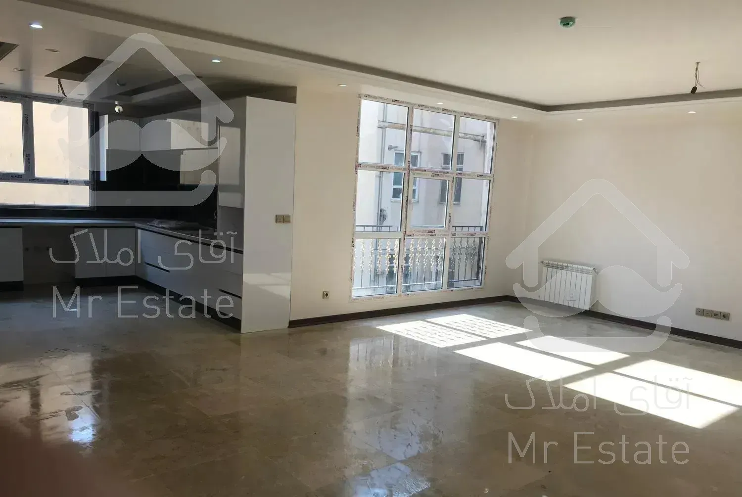 ۱۱۲/۵مترکلید نخورده با پارکینگ آماده محضر