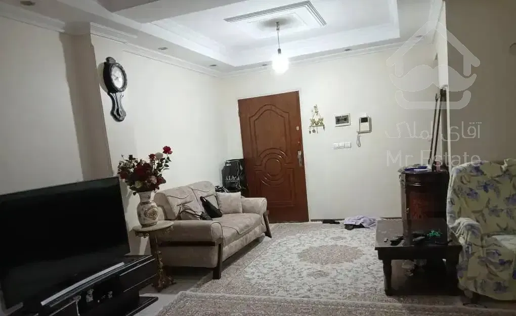 ۶۸متری یک خوابه خ کمیل.طبقه اول و چهارم