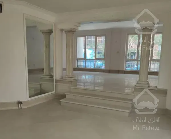 ۵۷۷ متر ویلا//باغ فردوس