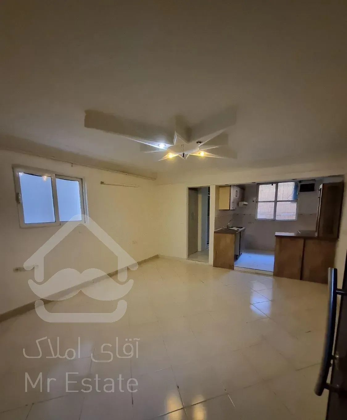 ۷۰ متری یکخوابه شرقی ها