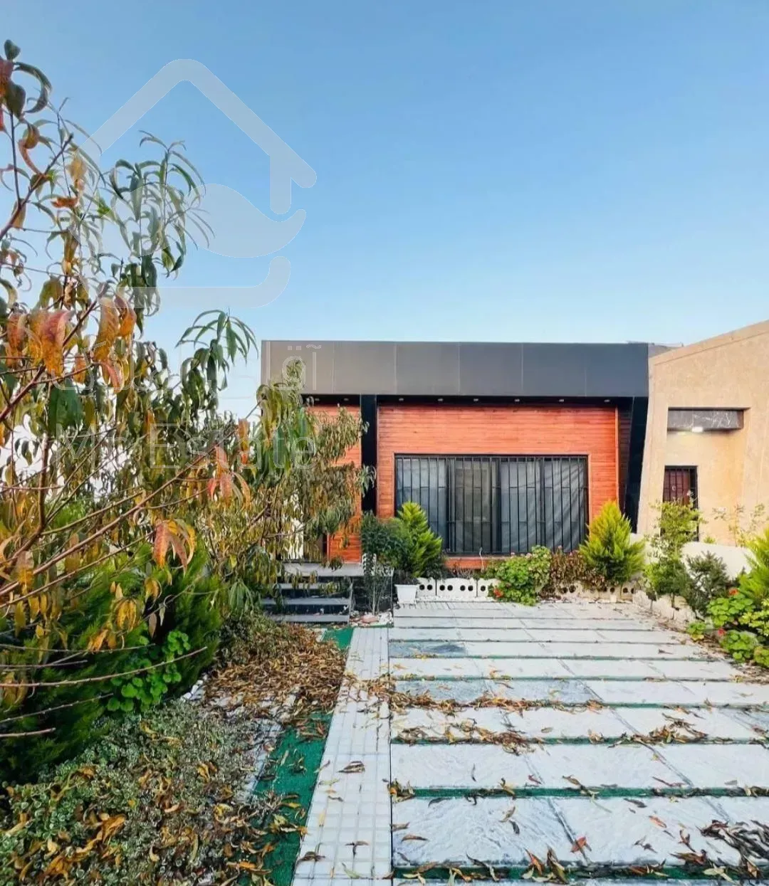 باغچه خوش نشین سندار درشهرک۲۰۰زمین/۹۷بنا/۲خوابه