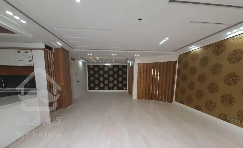 مترو قلهک۱۴۹متر۳خواب تکواحدی سالن بزرگ