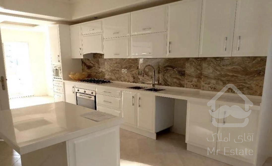 ۱۵۱متر۳خواب/۲پارکینگ/بازسازی شده/۸واحدی فاز ۱